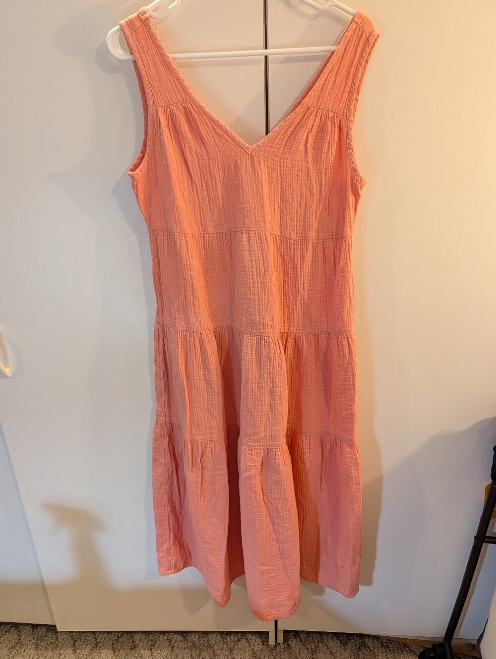 Quince Woman's Small Sleeveless V-Neck Tiered Midi Dress in Coral Pink